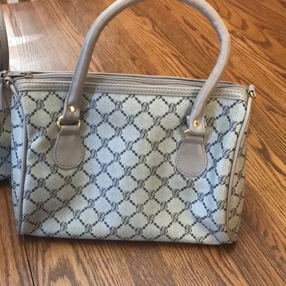 Purse - Picture 2 of 3